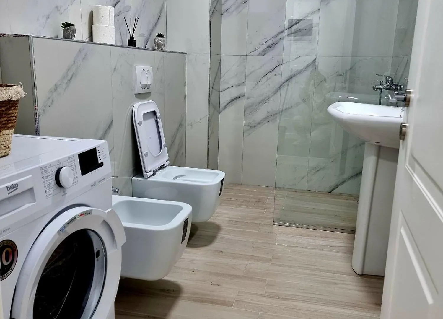 Treis Apartment Korce 0*,